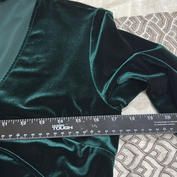 (B1) Zara Long-sleeved mini wrap dress in emerald green‎ velvet, size M - Picture 8 of 11